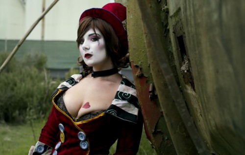 Dustbunny-as-Moxxi